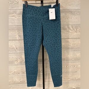 NWT 🎉 Nike One Woman’s Tight Fit - Mid Rise - Full Length